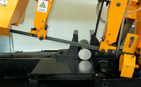 石阡数控带锯床自动送料精度会出现偏差吗？